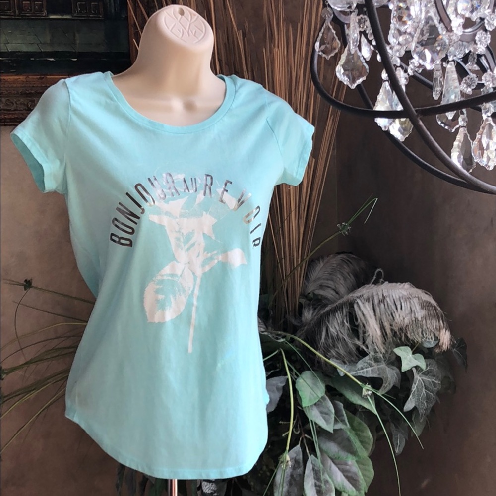 Old Navy mint green women’s tee